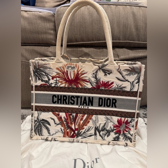 100% Authentic Christian Dior Book Tote - Medium Size - Picture 1 of 12